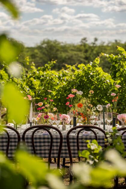 Los arreglos de Irina coronan una ambientación de las hermanas Caradonti.