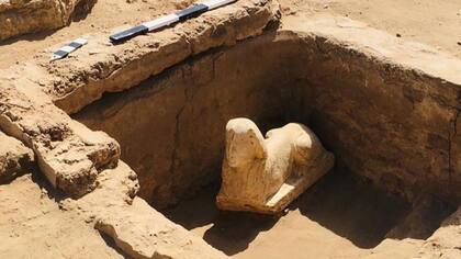 Los artefactos fueron hallados dentro de una tumba de dos pisos en el templo de Dendera