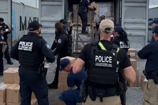 Intentaron ingresar joyas falsificadas de Gucci y Cartier a EE.UU., pero la CBP los descubrió