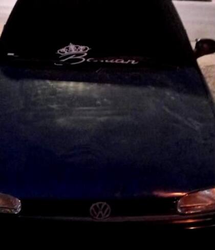 Los asaltantes llegaron al encuentro en un Volkswagen Gol azul