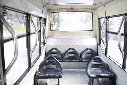 Los asientos están diseñados para que resulten confortables para los siete niños que el bus transporta en cada viaje