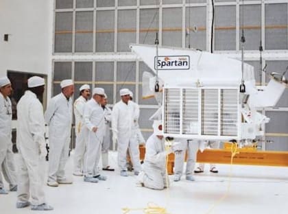 Los astronautas del Challenger, en una de las sesiones de entrenamiento obligatorias.