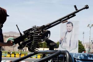 Los ataques hutíes han obligado a las navieras a cambiar de ruta marítima