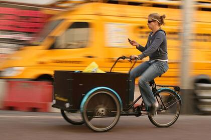 Los australianos reconocen haber anunciado nacimientos y nuevos empleos vía SMS