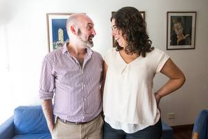 Los autores de Cómo criar hijxs no sexistas invitan a los padres a cuestionar estereotipos en pos de una crianza inclusiva e igualitaria