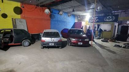 Los autos de alta gama se vendían en Bolivia; los más baratos se desarmaban.