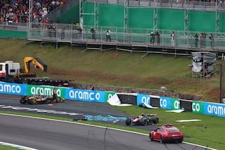 Colapinto se golpeó en Interlagos en una accidentada carrera sprint que ganó Norris