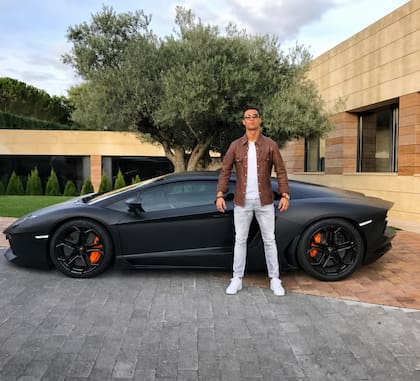 Los autos de Ronaldo valen millones de dólares
