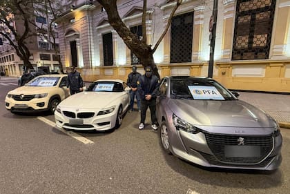 Los autos secuestrados a una banda de Hackers