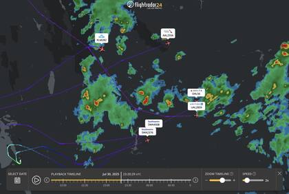 Los aviones esquivan la tormenta, al contrario del vuelo 56 de Delta