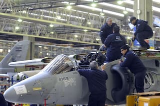La “fábrica de aviones” firmó acuerdos con Defensa por US$48,8 millones