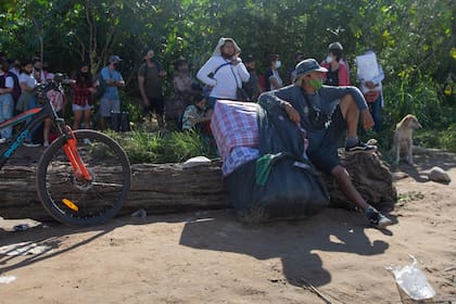 Los bagayeros cruzan en forma ilegal mercaderías desde Bolivia a la Argentina