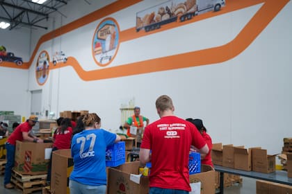 Los bancos de alimentos al norte de Texas entregarán comida gratis durante la primera semana de enero de 2026 (Facebook/North Texas Food Bank)