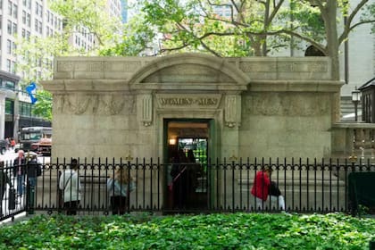 Los baños de Bryant Park se caracterizan por su limpieza y ambientación inusual