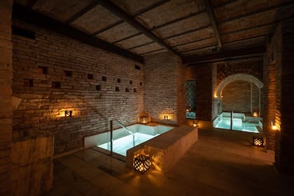 Los baños romanos de Azur Real Hotel