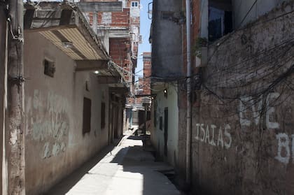 Los barrios populares ocupan una superficie de 648 kilómetros cuadrados del país y, en ellos, viven unos cinco millones de personas. Casi un tercio de estos barrios están en la provincia de Buenos Aires: 2065.