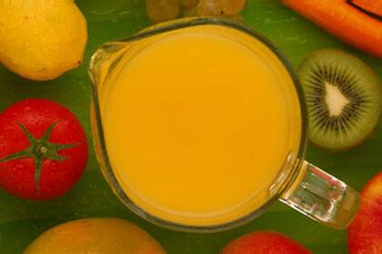 Los batidos pueden ser una buena forma de incorporar esta fruta.