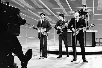 Los Beatles en su primera aparición en vivo en los Estados Unidos, en el programa de Ed Sullivan
