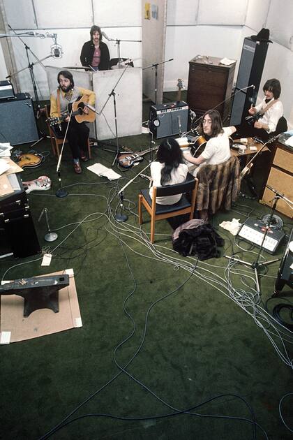 Los Beatles grabando Let it Be en Abbey Road Studios