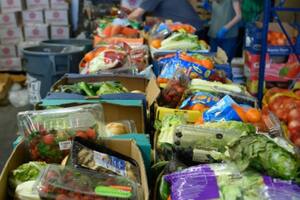 Comida gratis en Phoenix: ¿dónde repartirán alimentos sin costo en noviembre 2025?