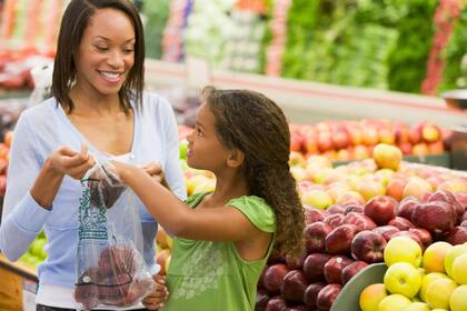 Los beneficiarios del programa SNAP en Florida tendrán restricciones en la compra de algunos alimentos (Snap/Archivo)