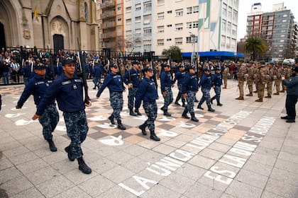Los beneficios incluyen a todos los integrantes del Ministerio de Defensa, en actividad y retirados