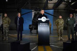 La oposición se une contra la reforma militar y pide una sesión especial