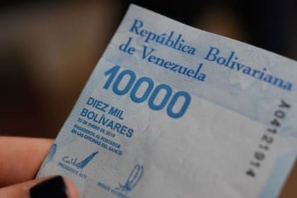 Los bolívares siguen sumando dígitos