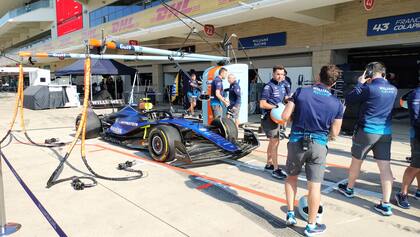 Los boxes de Wiliams en Austin; la recta principal es corta, de 600 metros, por lo cual la mayoría de los sobrepasos ocurrirá en la opuesta, de 1100.