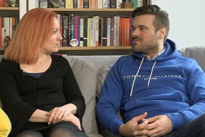 Los británicos Anita Cassidy y Andrea Solza son una de las miles de parejas que mantienen una relación CNM