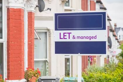 Los británicos mayores de 50 años vuelven a vivir en casas compartidas por el aumento de los alquileres