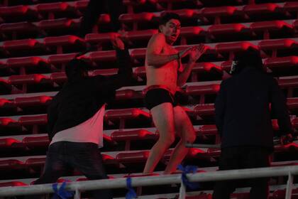 Los brutales incidentes en el partido de Independiente y U de Chile