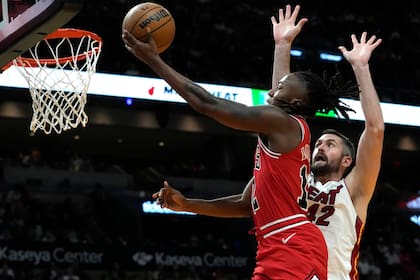 Los Bulls visitan a los Heat en busca de un lugar en playoff