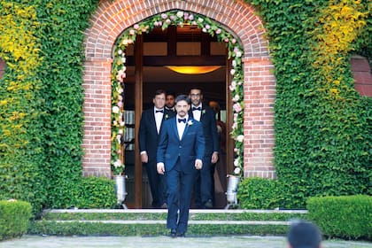 Los caballeros de honor de Fabián fueron Diego Impagliazzo, Nicolás Scarpino, Rubén Nieves y Tomás Gabrich, el entonces novio de Florencia.