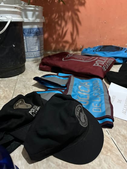 Los Cabrera tenían uniformes de efectivos de la Policía de la Ciudad