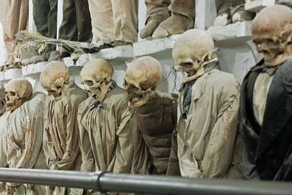 Los cadáveres eran sometidos a un proceso de momificación natural que se fue perfeccionando con el correr de los siglos