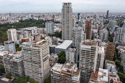 Los cambios buscan evitar la aparición de departamentos en altura en los barrios y trasladar la capacidad constructiva a corredores y avenidas