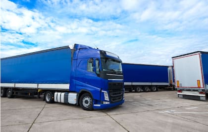 Los camiones con remolque que superen las 26.001 libras requieren una CDL de clase A en Utah.