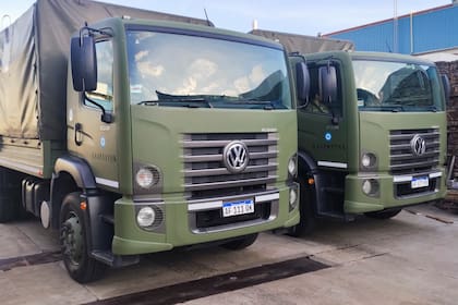 Los camiones del Ejército Argentino en los galpones de Villa Martelli
