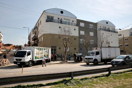 Los camiones en los que se trasladan las pertenencias