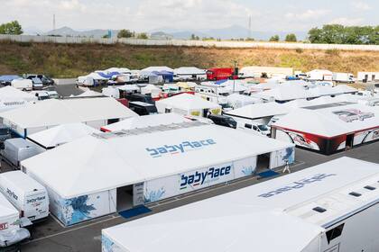 Los campamentos en la Baby Race, para pilotos, mecánicos y familiares de los chicos