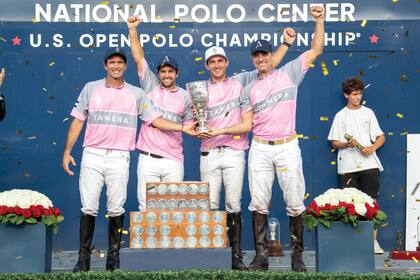 Los campeones: Adolfo, Diego Cavanagh, Matt Coppola y Alejandro Poma.