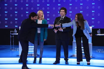 Los candidatos durante el debate porteño