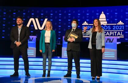 Los candidatos durante el debate porteño