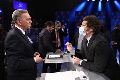 Los candidatos durante el debate porteño