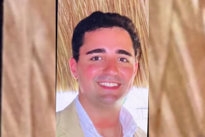 Los candidatos republicanos aseguran que el nombre de Petros debe seguir en la boleta dado que se encuentra desaparecido