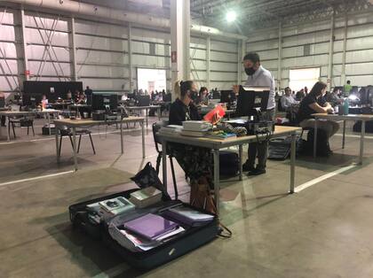 Los candidatos rinden el examen en el concurso para cubrir dos juzgados federales de Comodoro Py