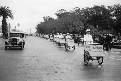 Los carritos de Laponia eran moneda corriente en esa época, con heladeros vestidos de blanco que recorrían todos los barrios de Buenos Aires.