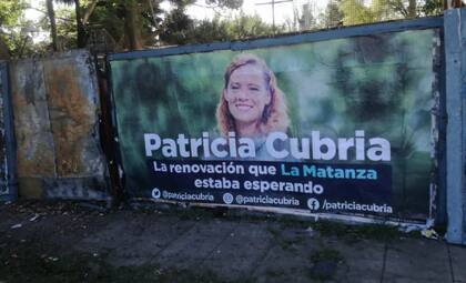 Los carteles con el rostro de Cubria que anticipan su candidatura en La Matanza