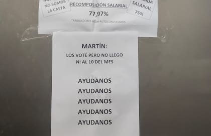 Los carteles que aparecieron en Diputados y que recogió Infogremiales